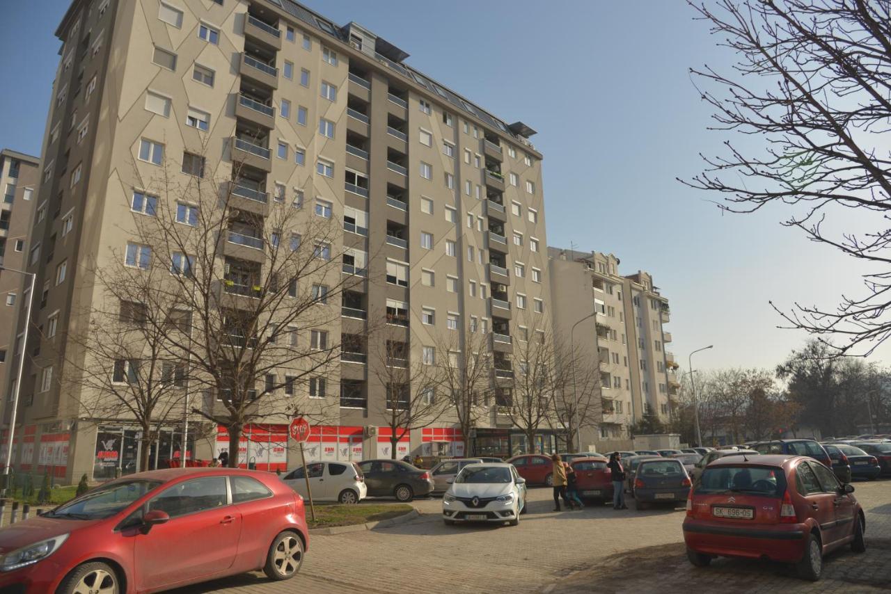 Stylish Violet & Modern Apartment Skopje Exterior photo