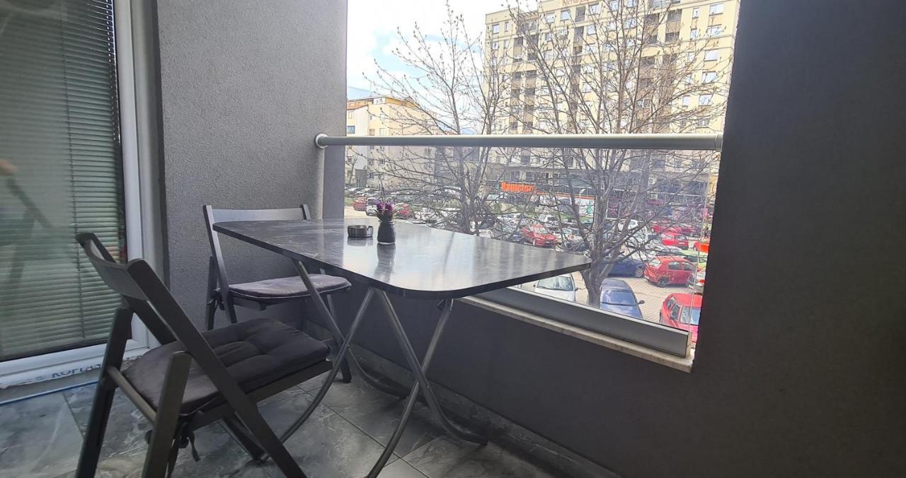 Stylish Violet & Modern Apartment Skopje Exterior photo